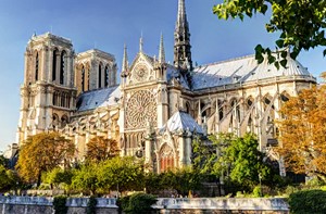 Kathedrale Notre-Dame: Die ________stürme sind gar nicht identisch.